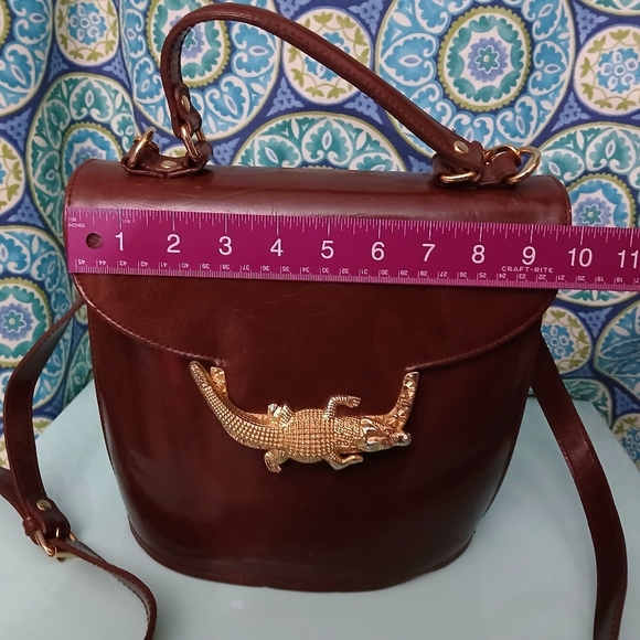 Chic Brown Crossbody Bag with Gold Crocodile detail. - Picture 14 of 16